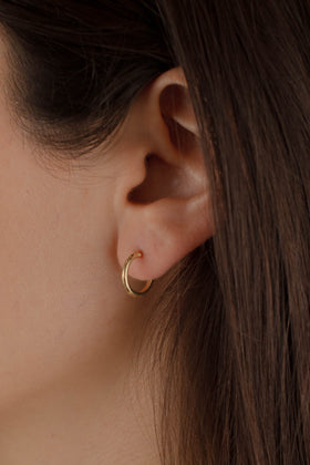 ARRACADA FACETADA 1CM ORO 10K