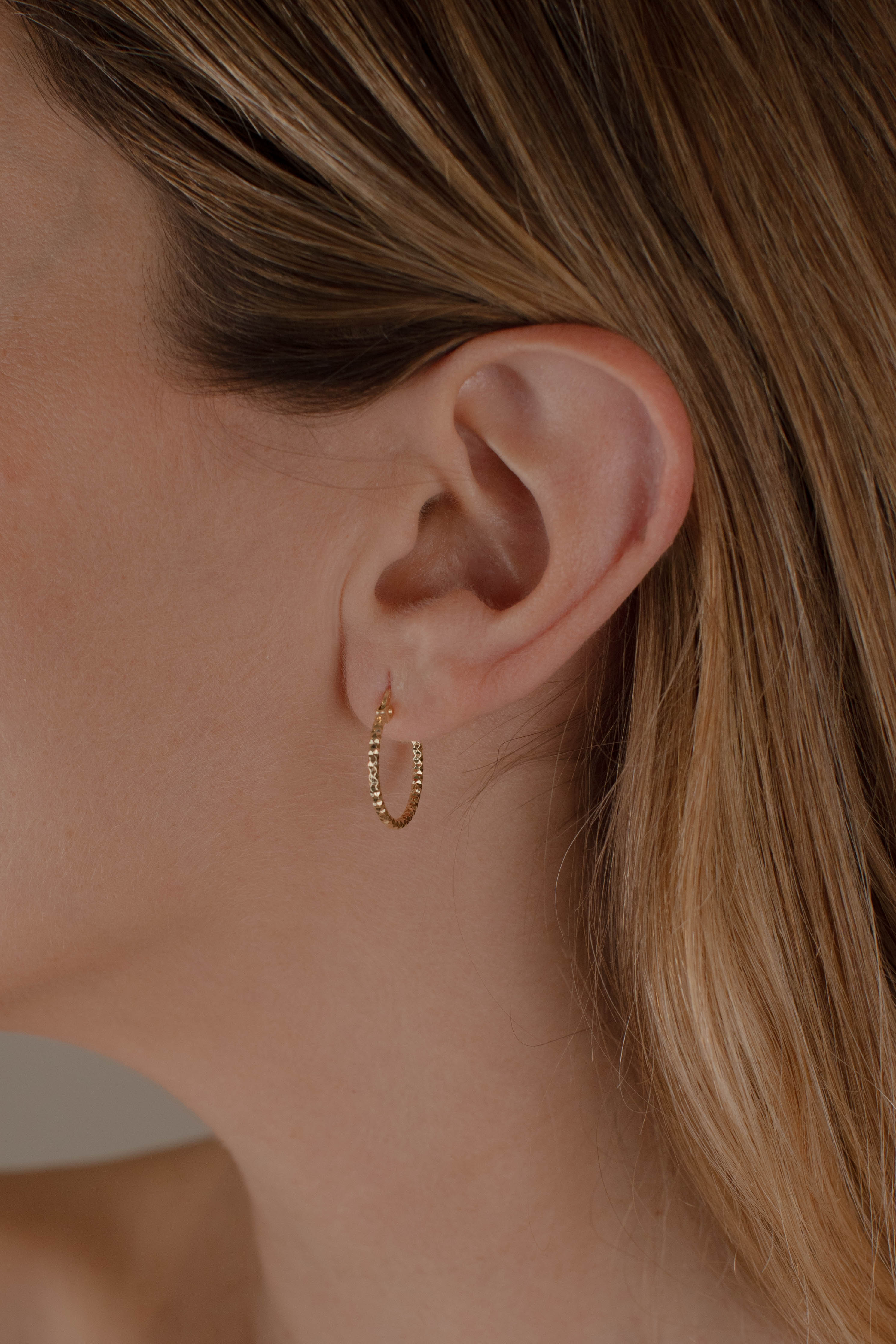 ARRACADA PANAL 1.5CM ORO 10K