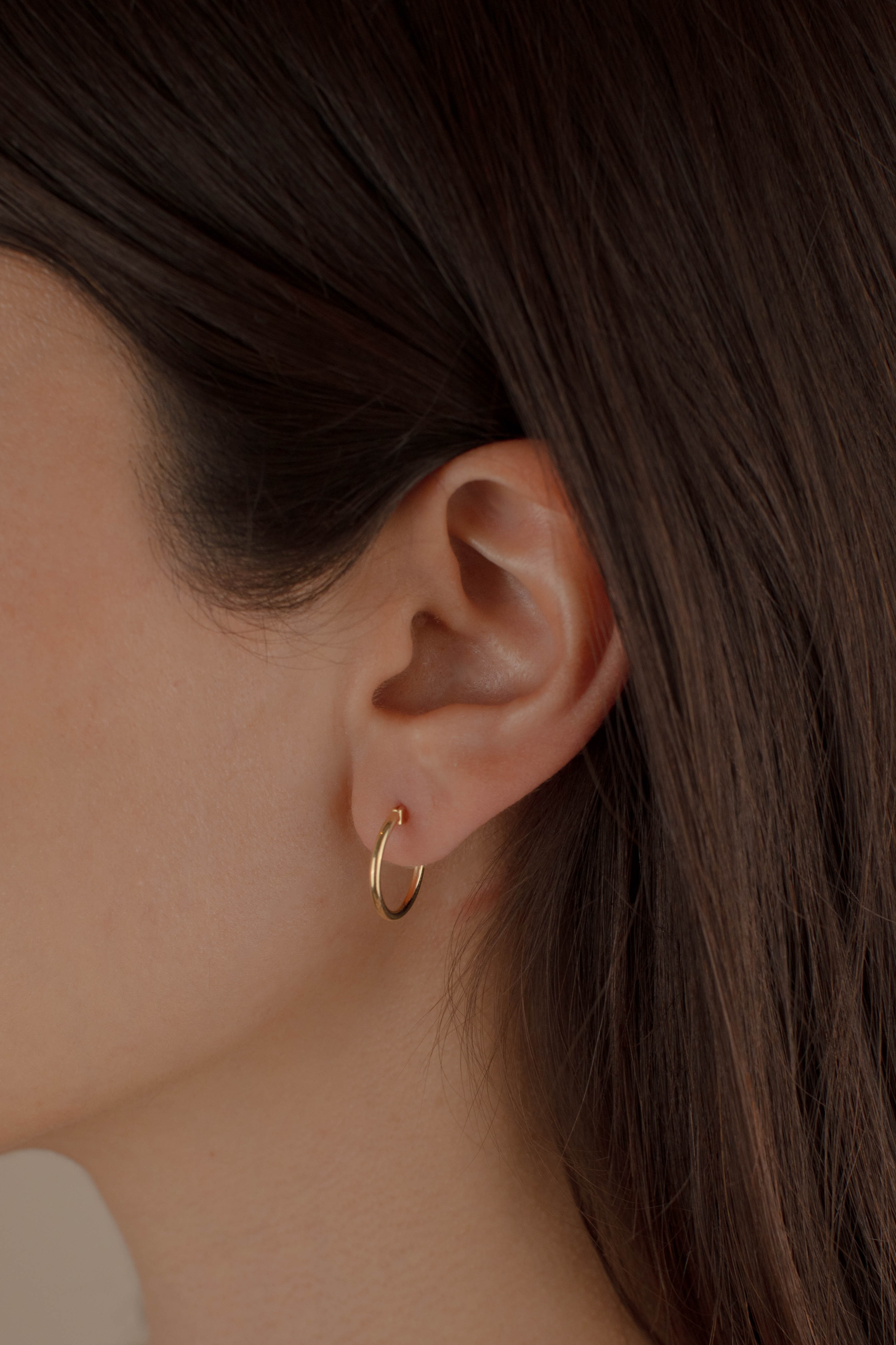 ARRACADA TUBO 1.2CM ORO 10K