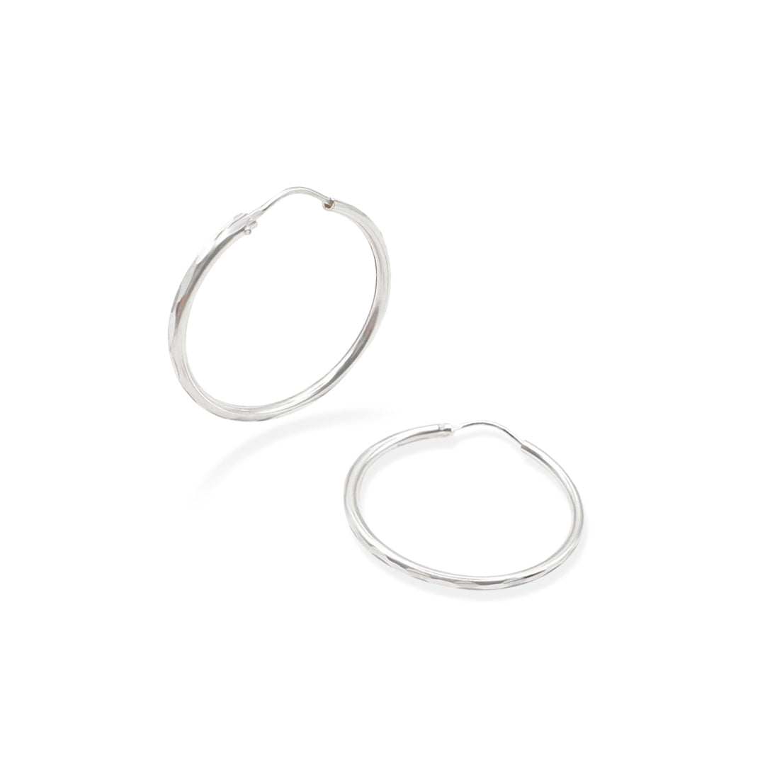 ARRACADA FACETADA 2.5CM PLATA .925