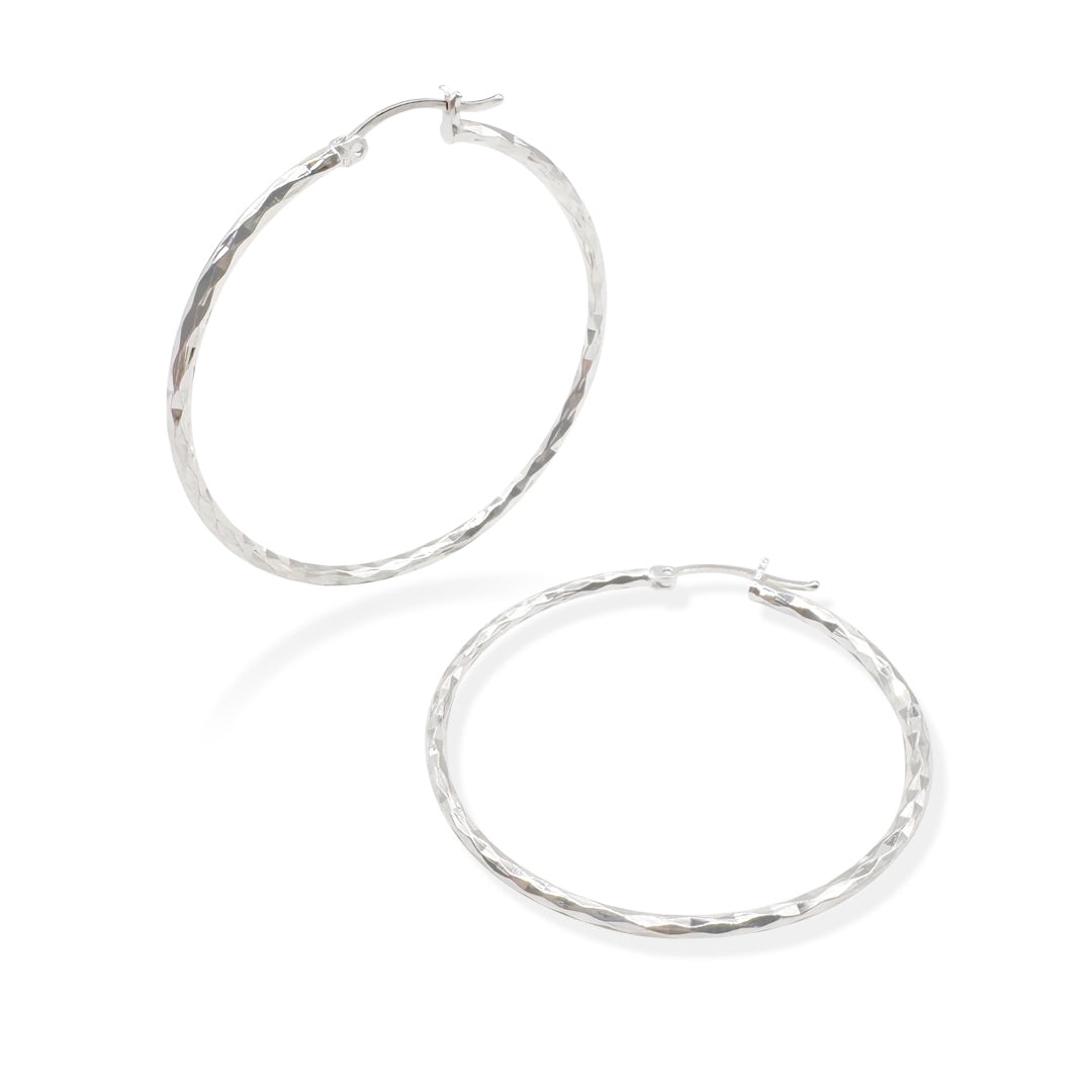 ARRACADA FACETADA ROMBOS 4CM PLATA .925