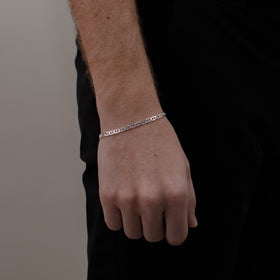 pulsera de Plata .925 vista lateral — aretes finos para dama. RG Joyeros.